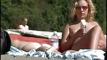 Babysitter mamme inculate inutile speronata in un passeggino