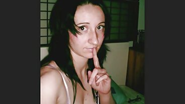 La bruna leccata di palle video porno trans ama Ballz
