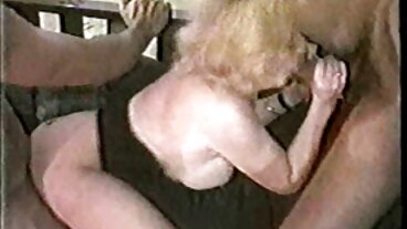 La seduzione del festival musicale giovanissime porno finisce in Anal