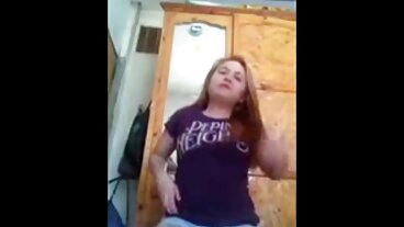 Studentessa arrapata succhia lo sperma dal cazzo del tutor mogli troie porno