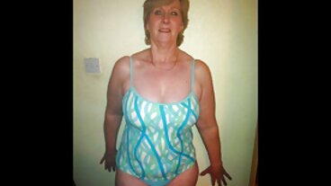 Agente MILF film porno trans gratis bionda sbatte l'acquirente per affari