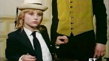 Una dolce adolescente con le trecce viene legata e scopata porno donne mature italiane