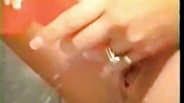 Adolescente latina trans inculate petite con le trecce soffia un enorme wurstel